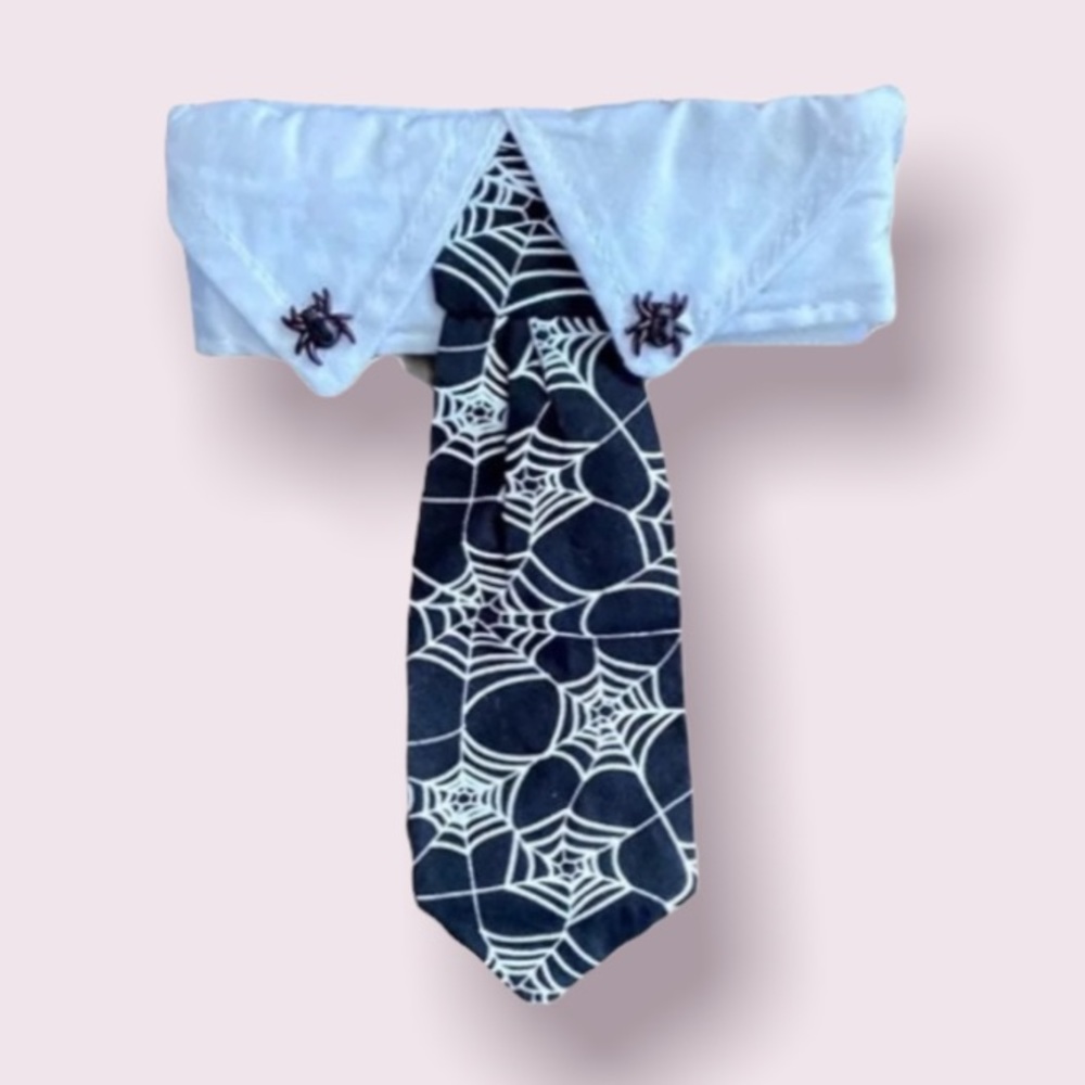 First Class Fido Spiderweb Tie Collar